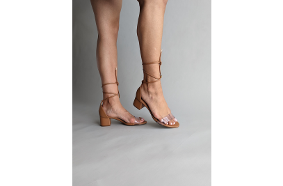 Sandalias tira camel transparente Vizzano