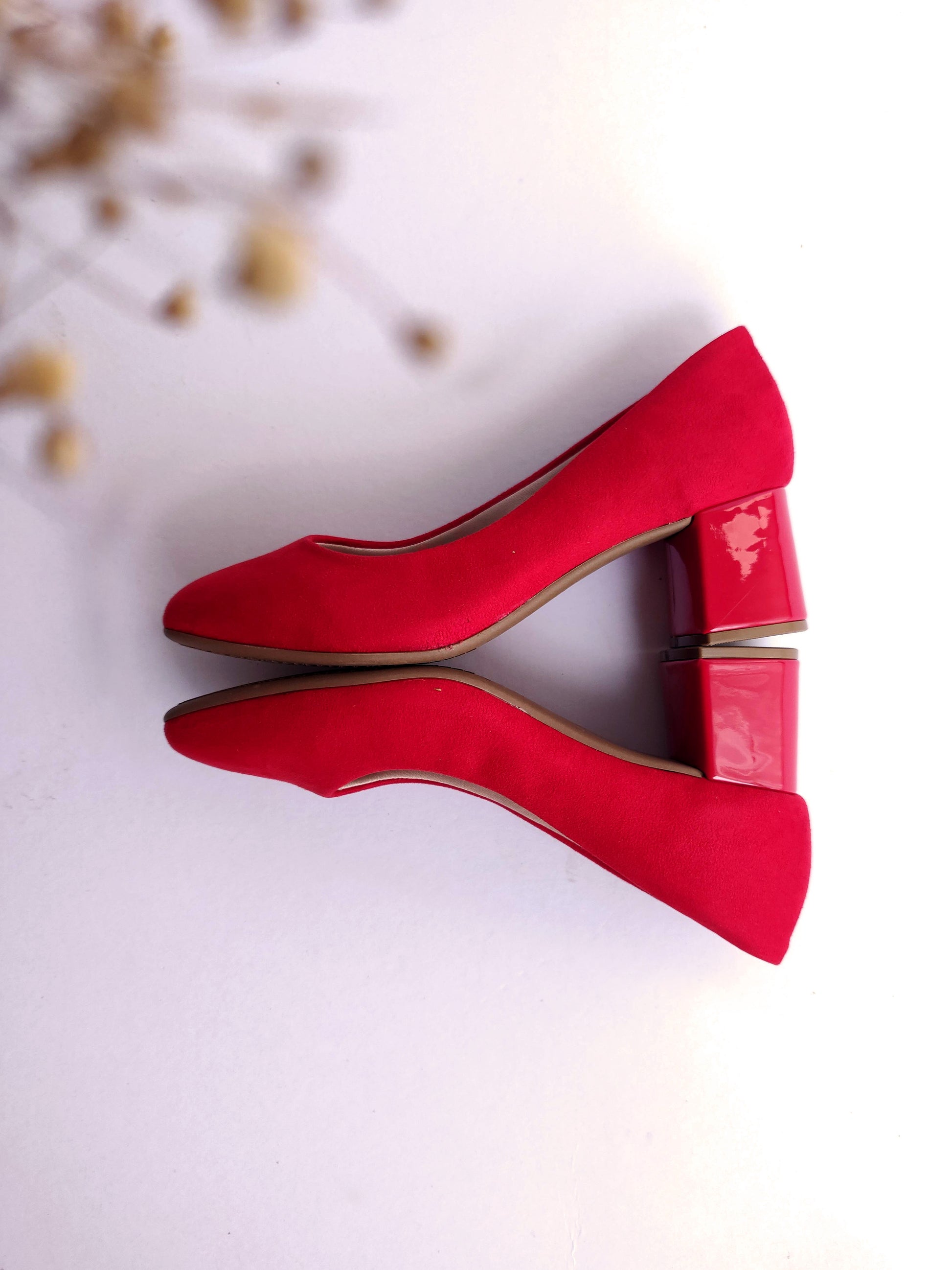 Tacones rojos de gamuza Beira Rio