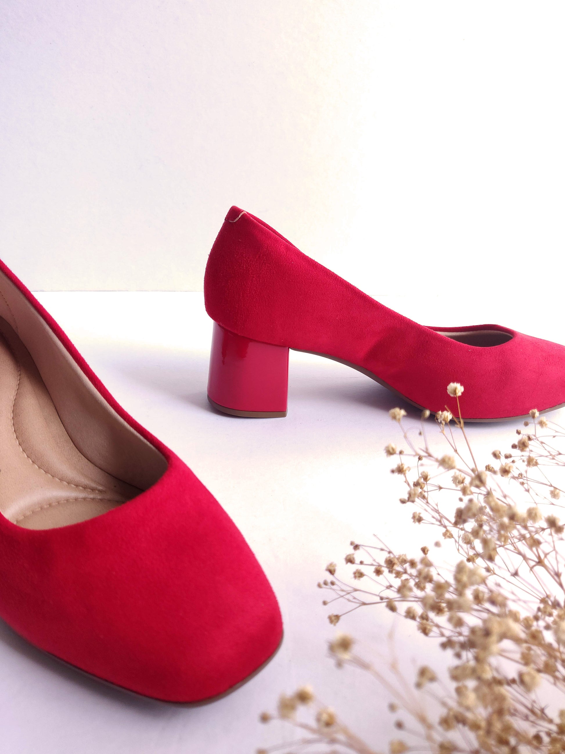 Tacones rojos de gamuza Beira Rio