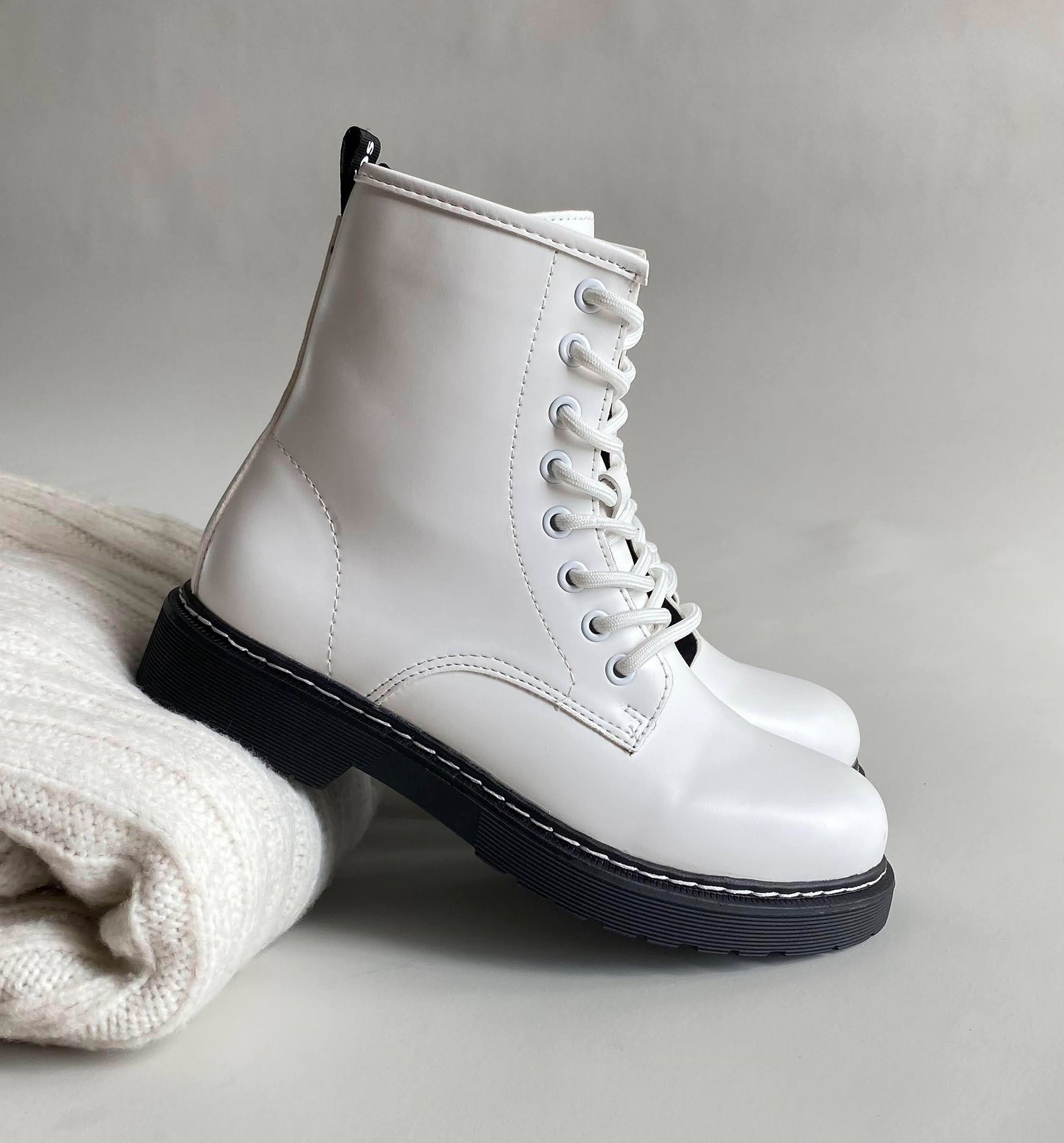 Botines Combat Blancos Mios
