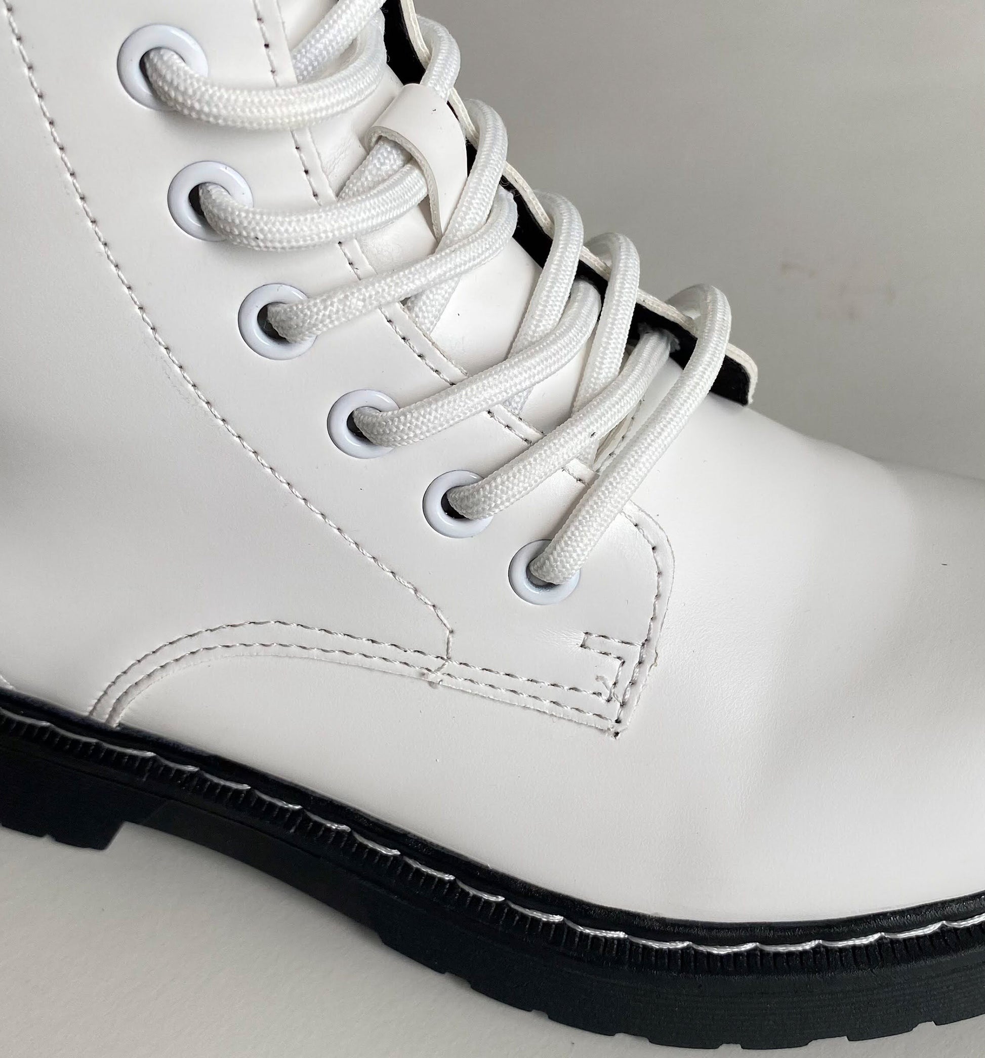 Botines Combat Blancos Mios