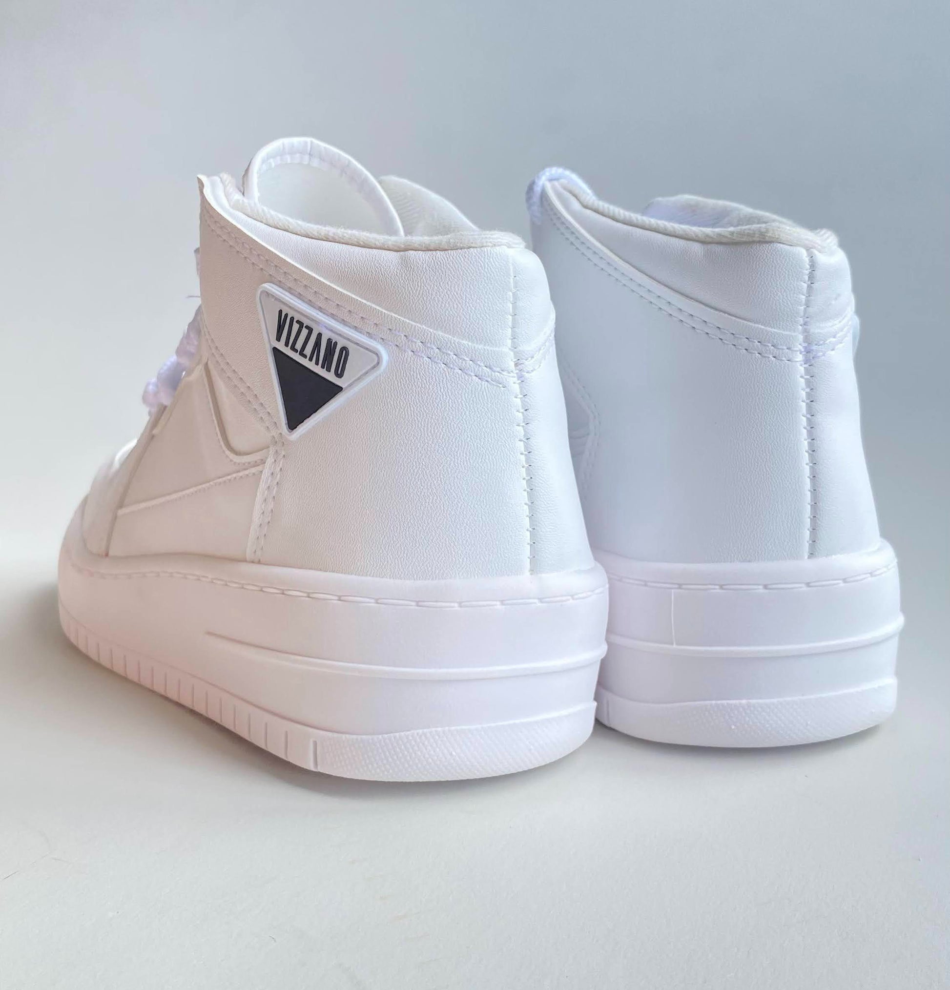 Tennis Altas Blancas Vizzano