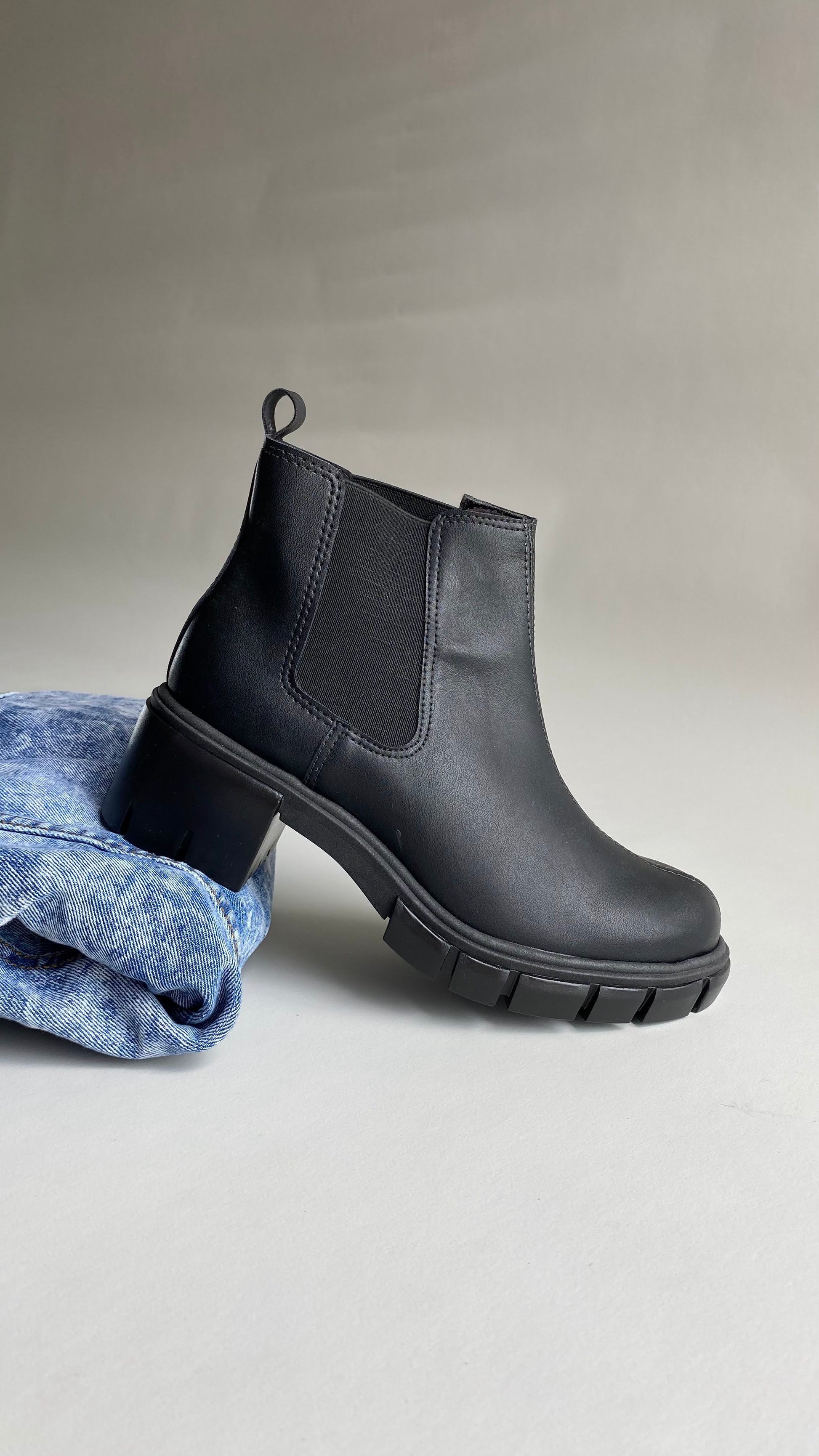 Botines Negros Berlim Moleca