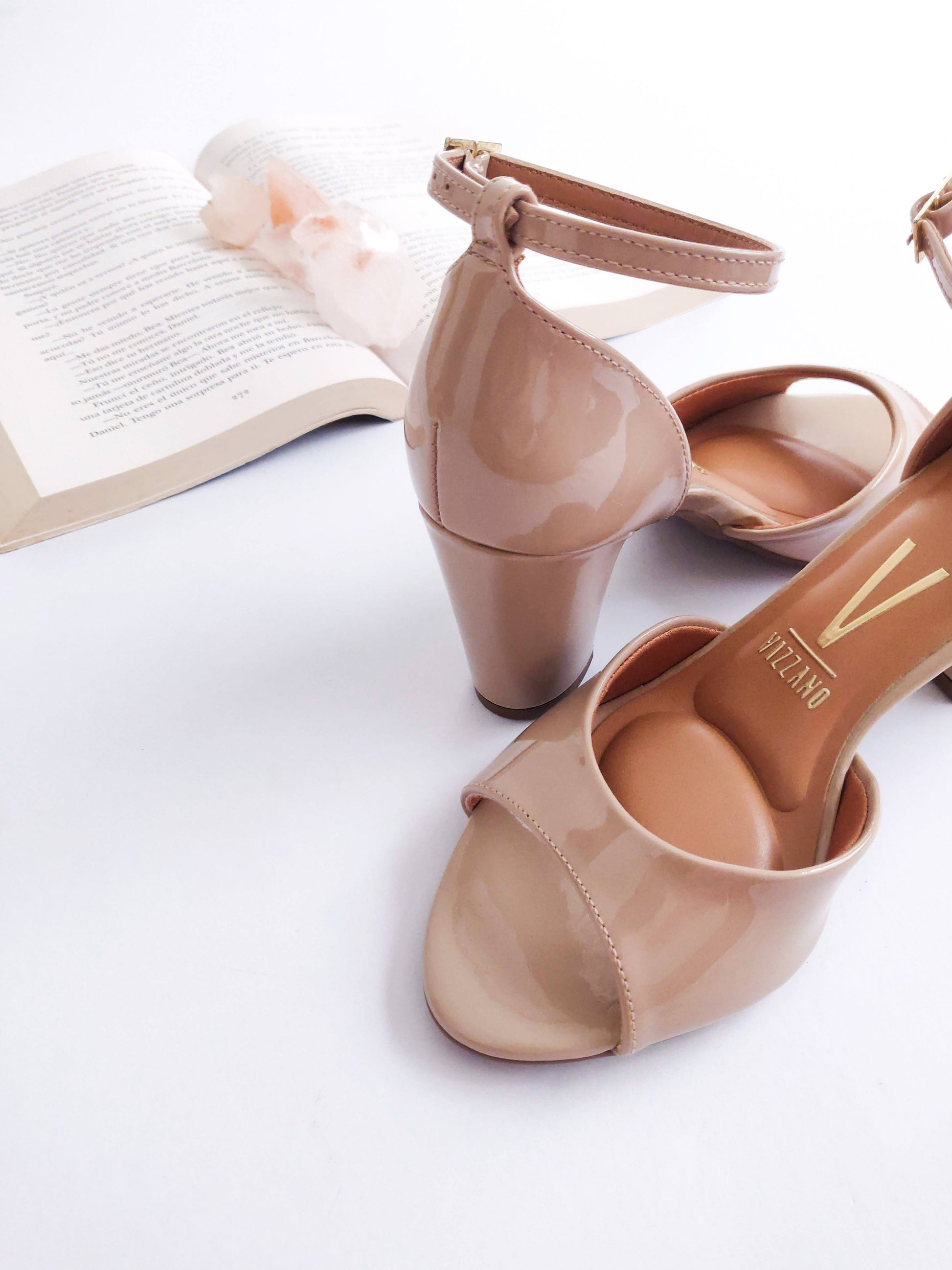 Sandalias de tacón Beige Glossy Vizzano