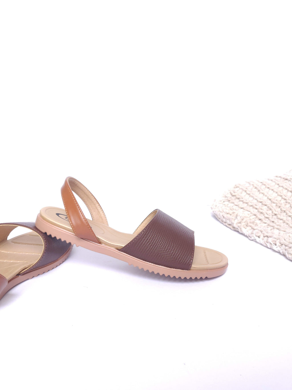 Sandalias bajas Café Mios