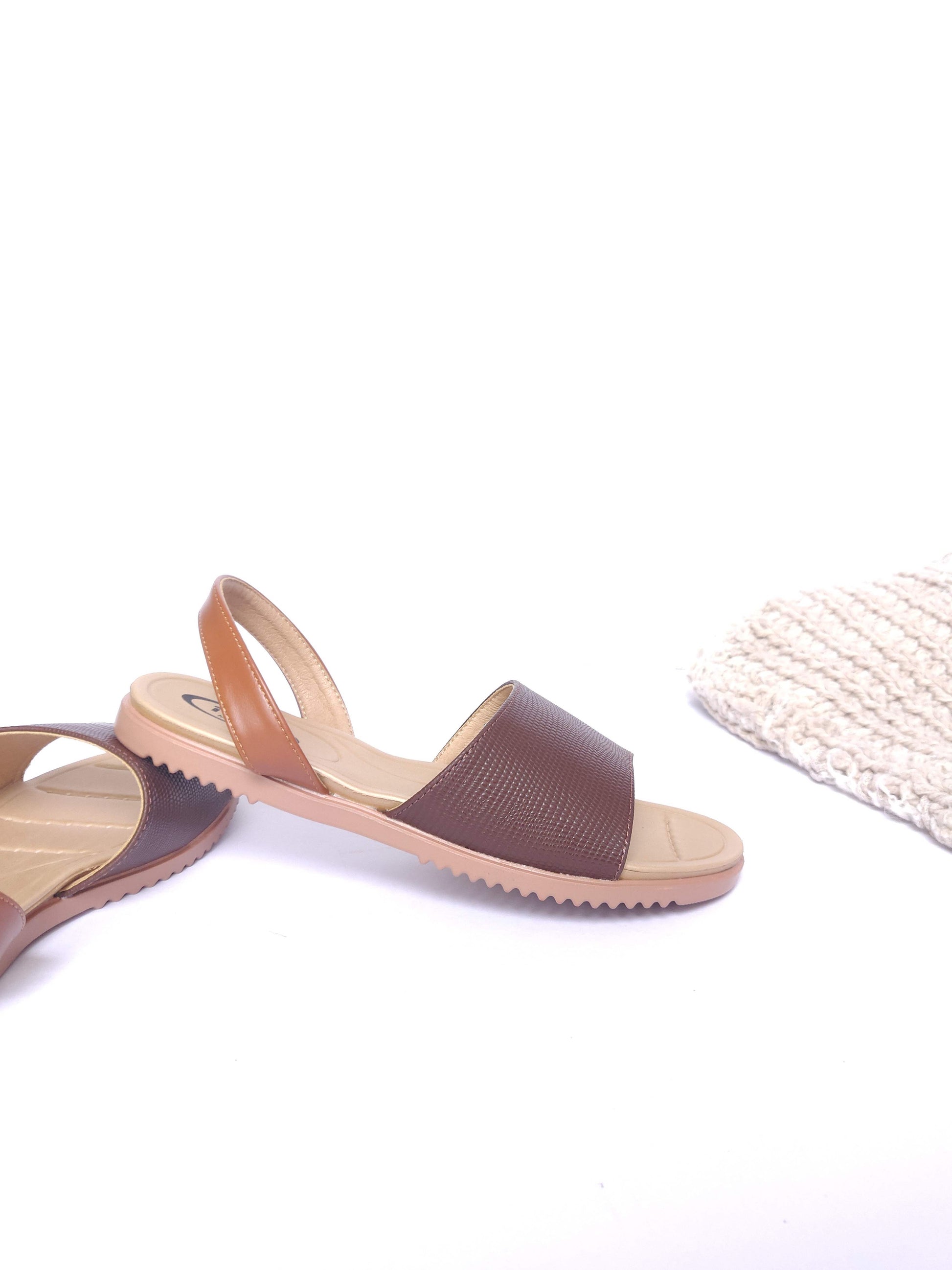 Sandalias bajas Café Mios