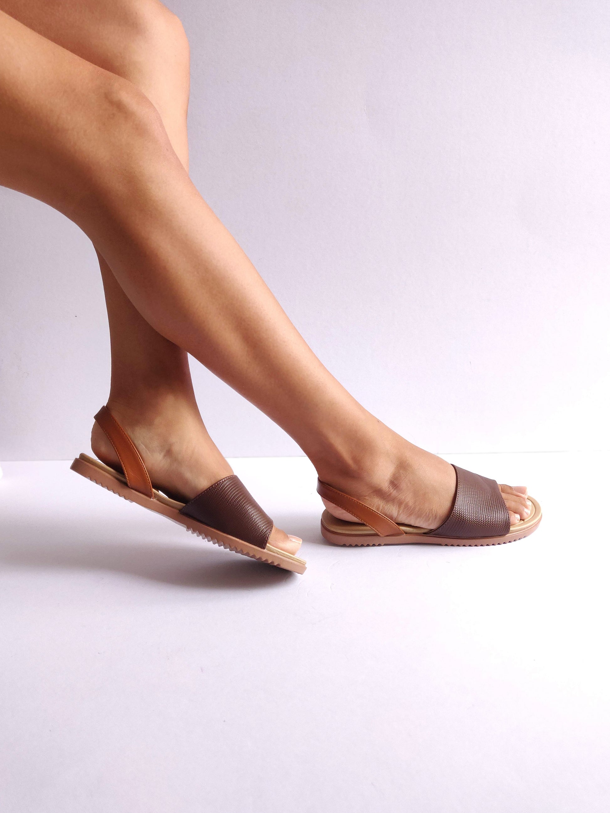 Sandalias bajas Café Mios