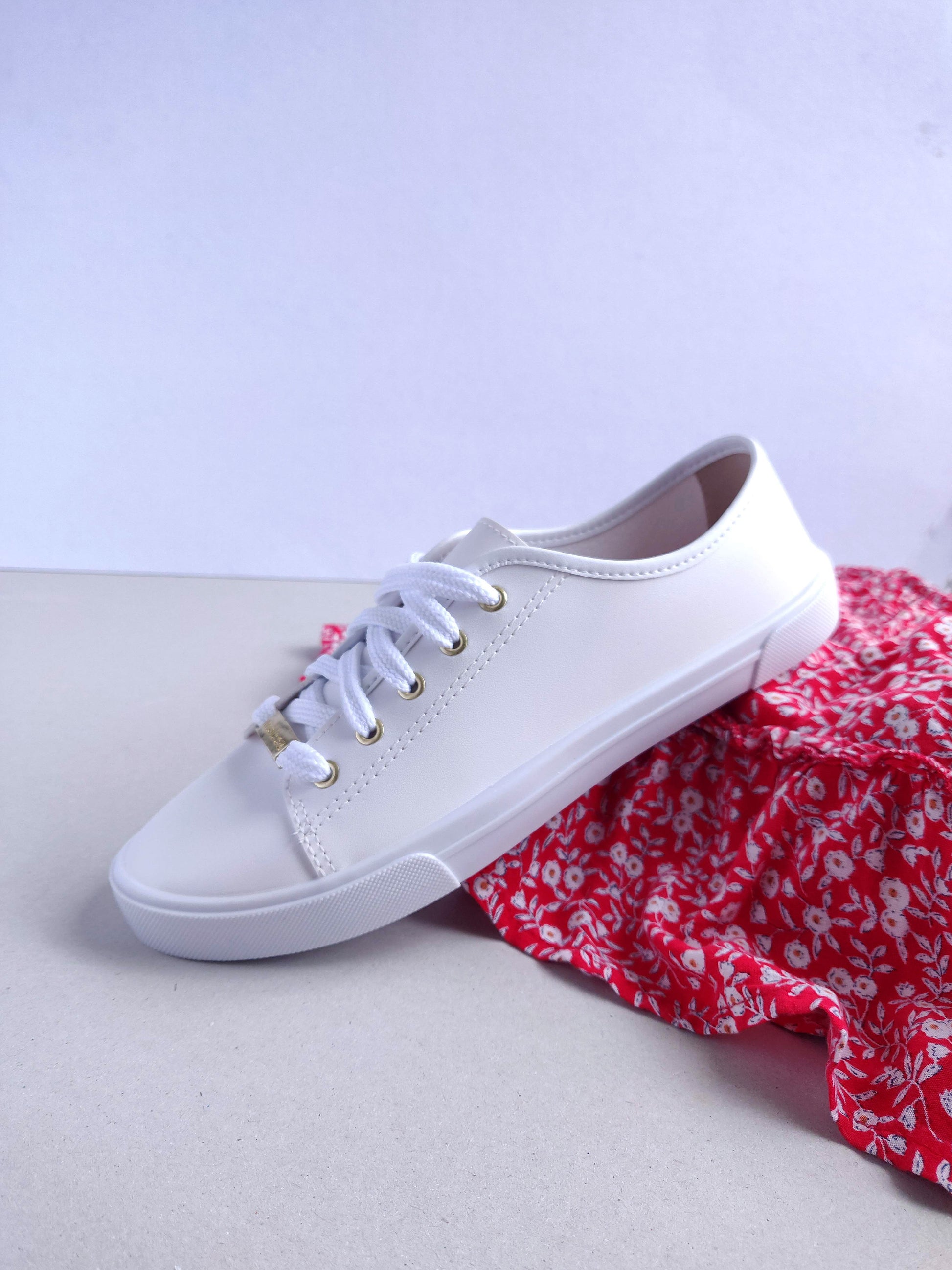 Tennis blancas Moleca