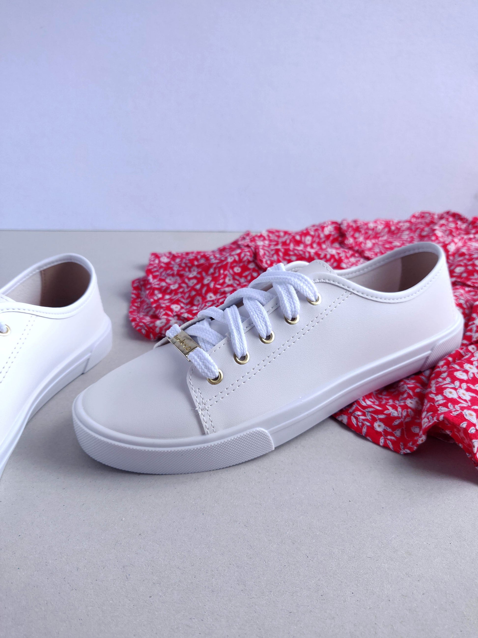 Tennis blancas Moleca