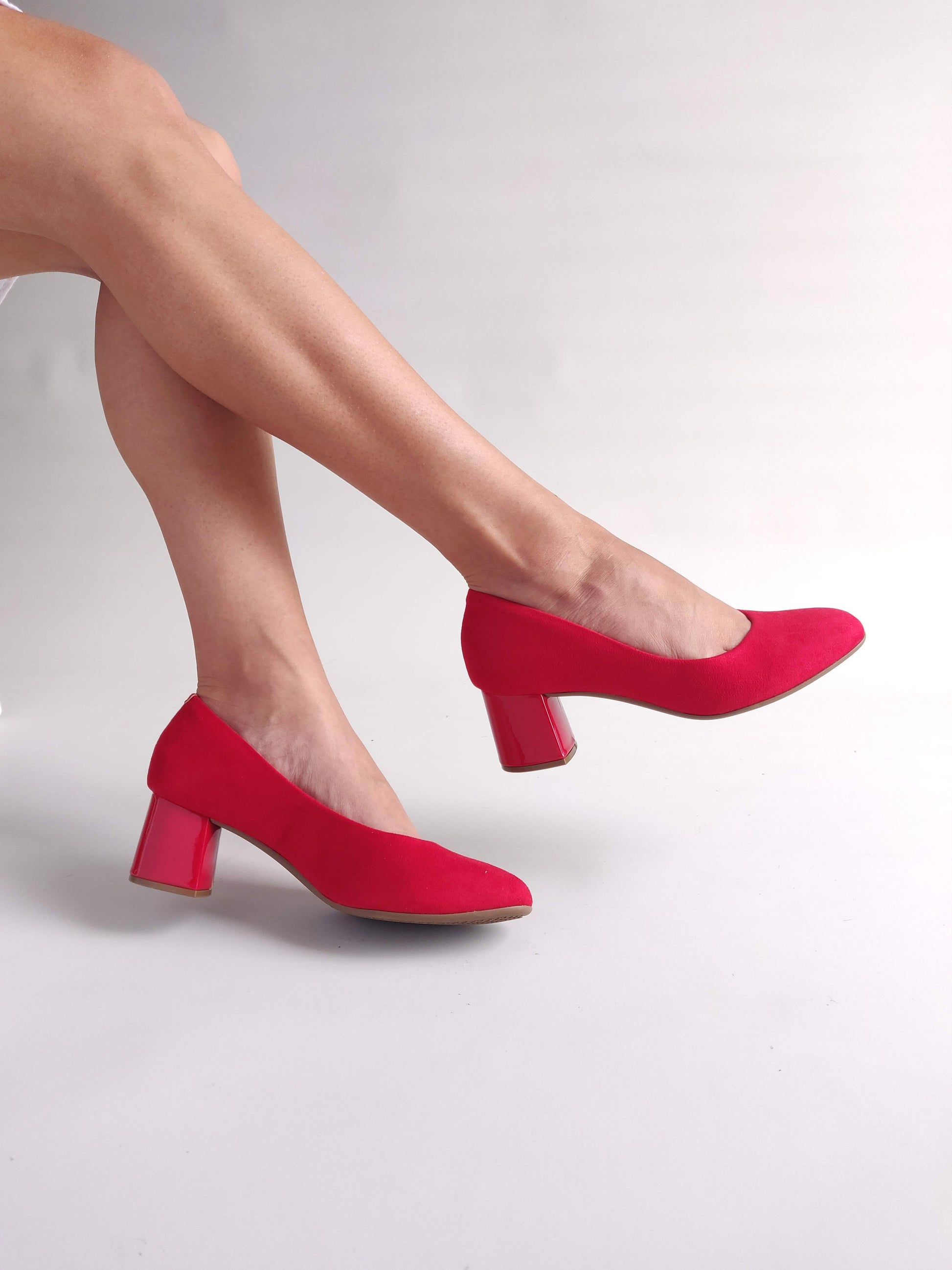 Tacones rojos de gamuza Beira Rio