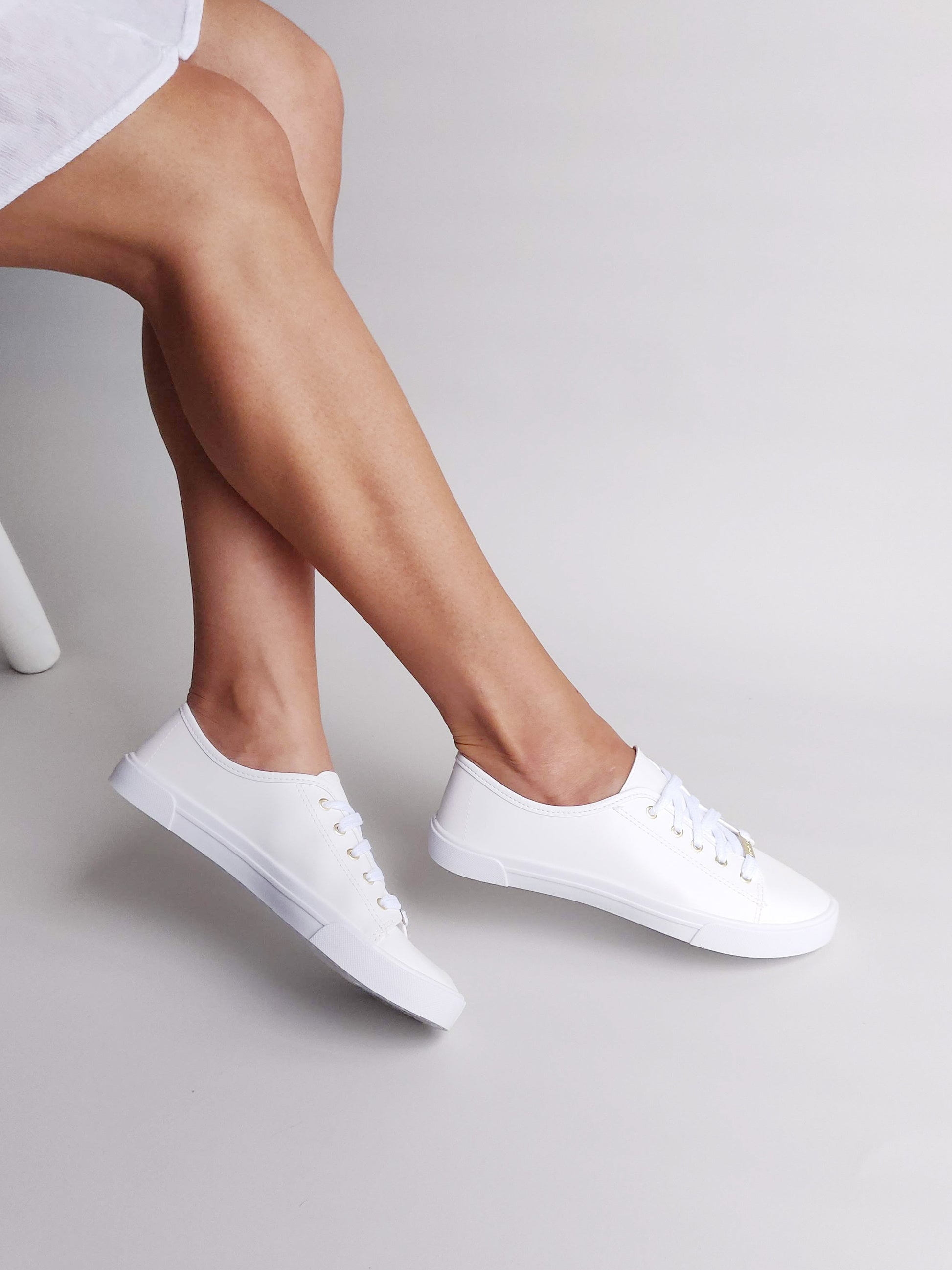 Tennis blancas Moleca