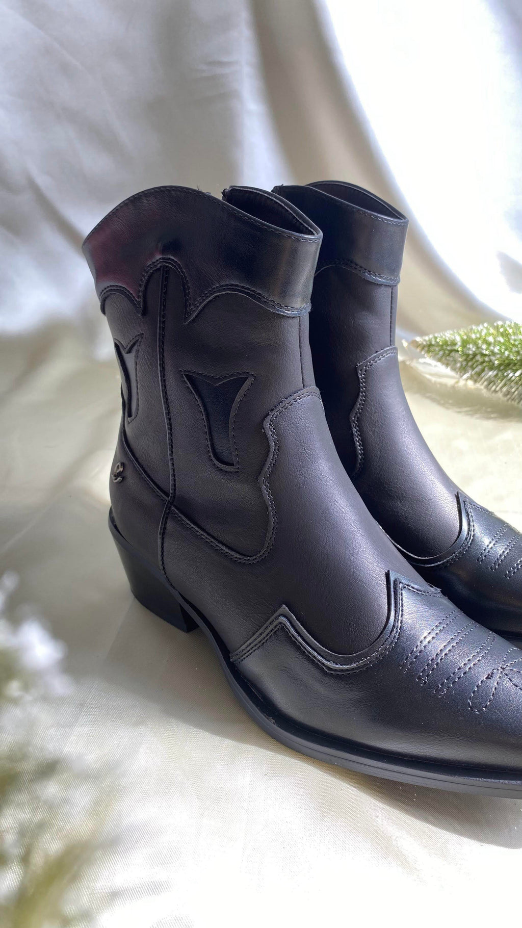 Botines Coral HOWDY ALL BLACK PU TM