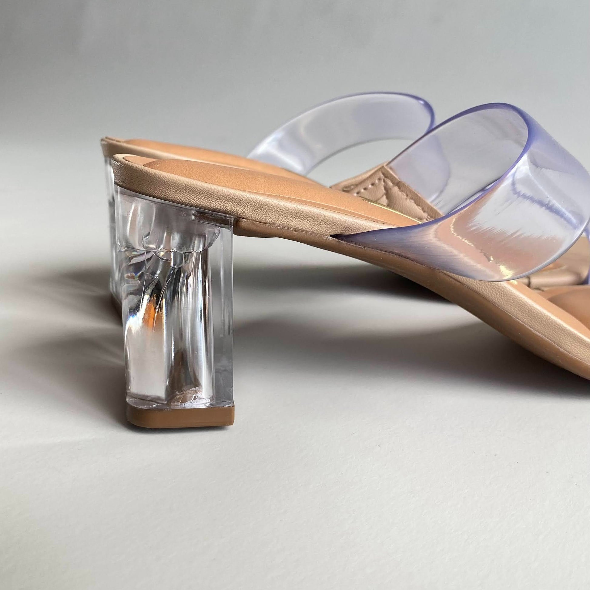 Sandalias de tacón transparente beige Vizzano