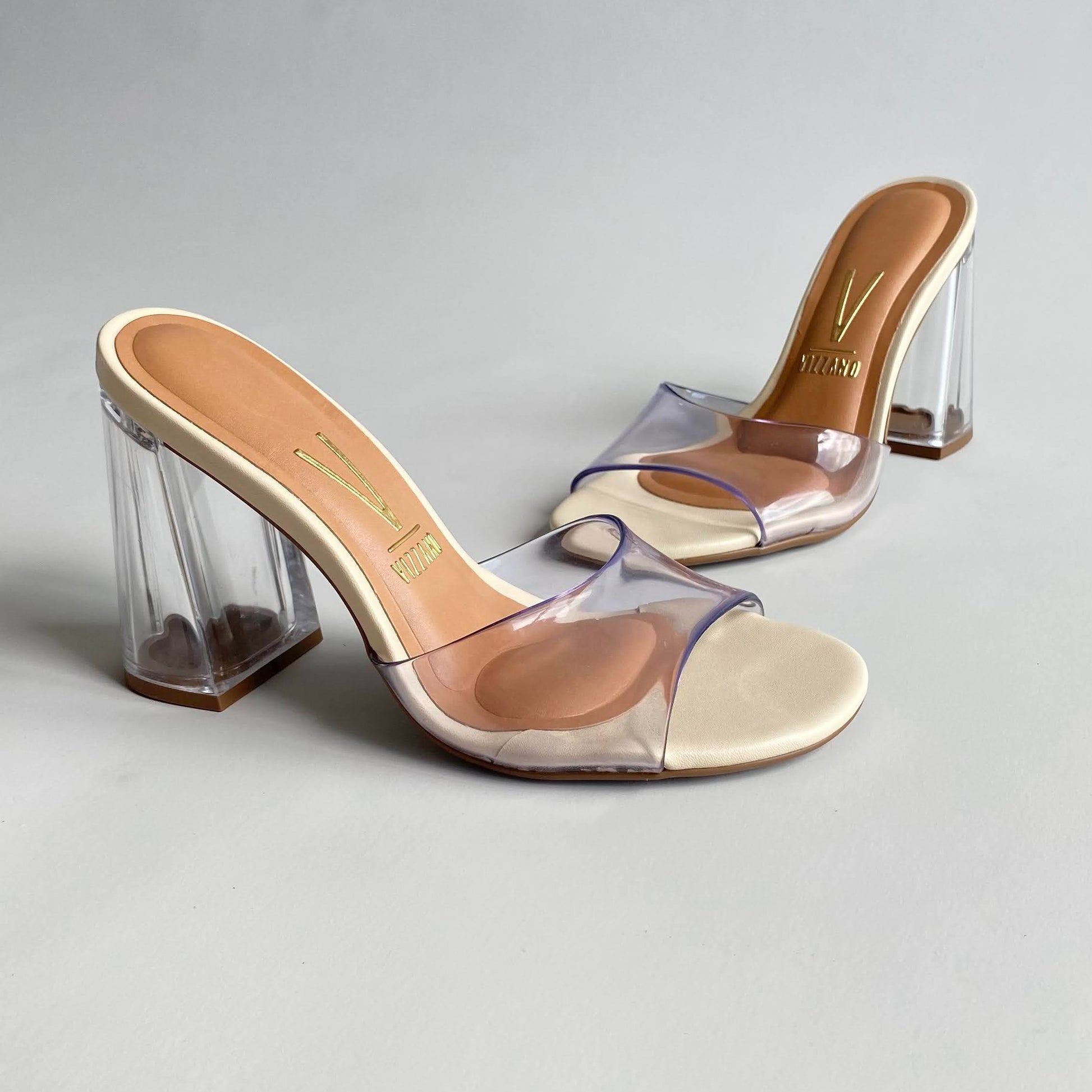 Sandalias de tacón transparente crema Vizzano