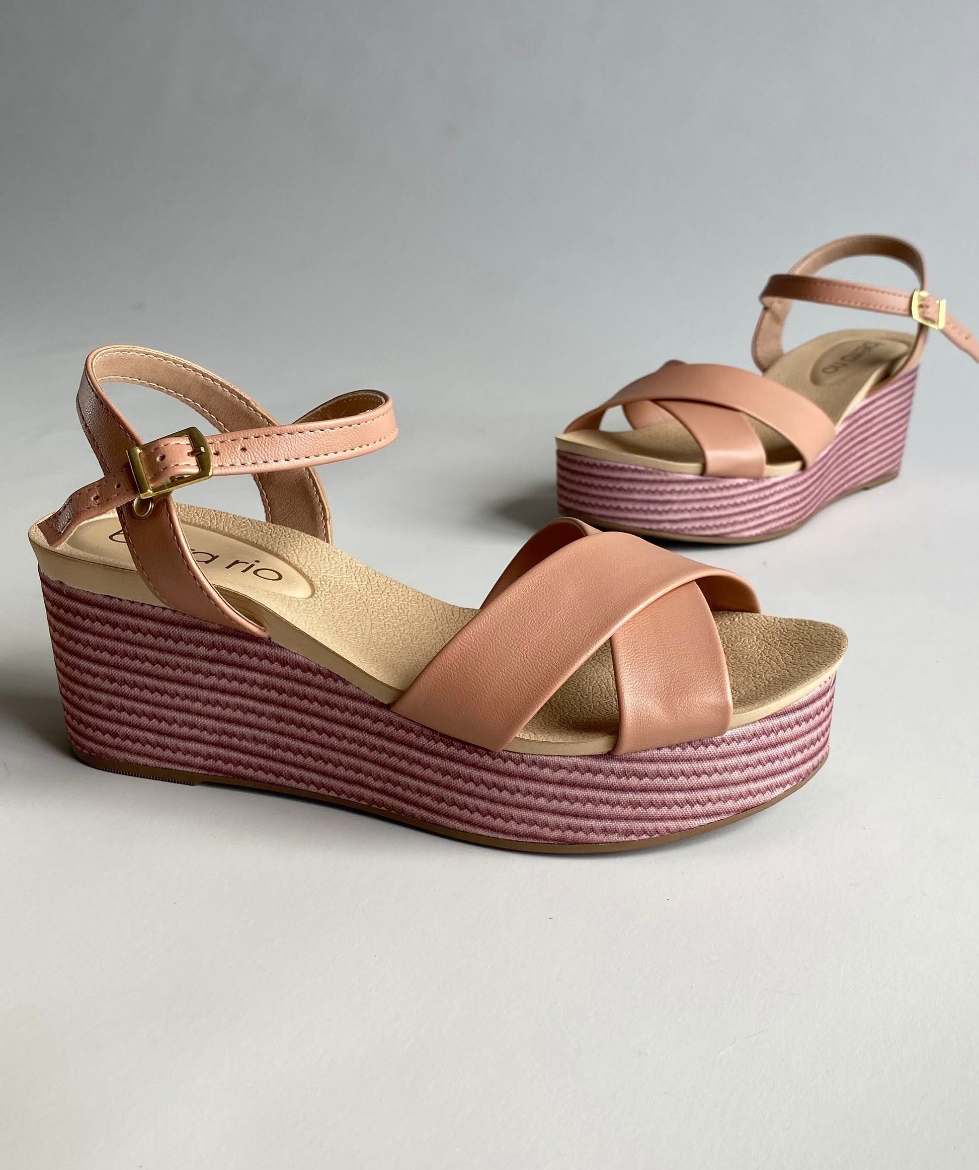 Sandalias de plataforma nude Beira Rio