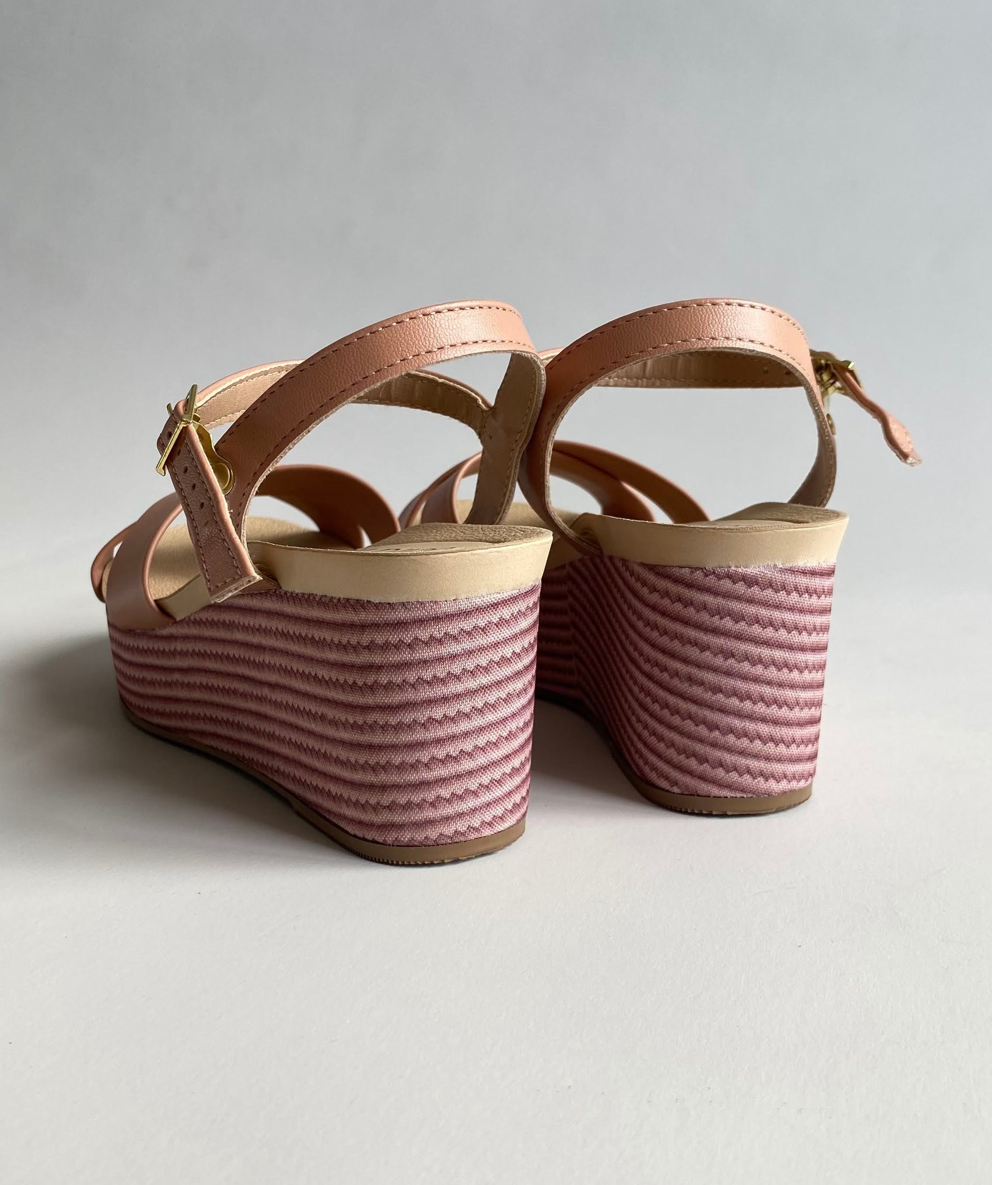 Sandalias de plataforma nude Beira Rio