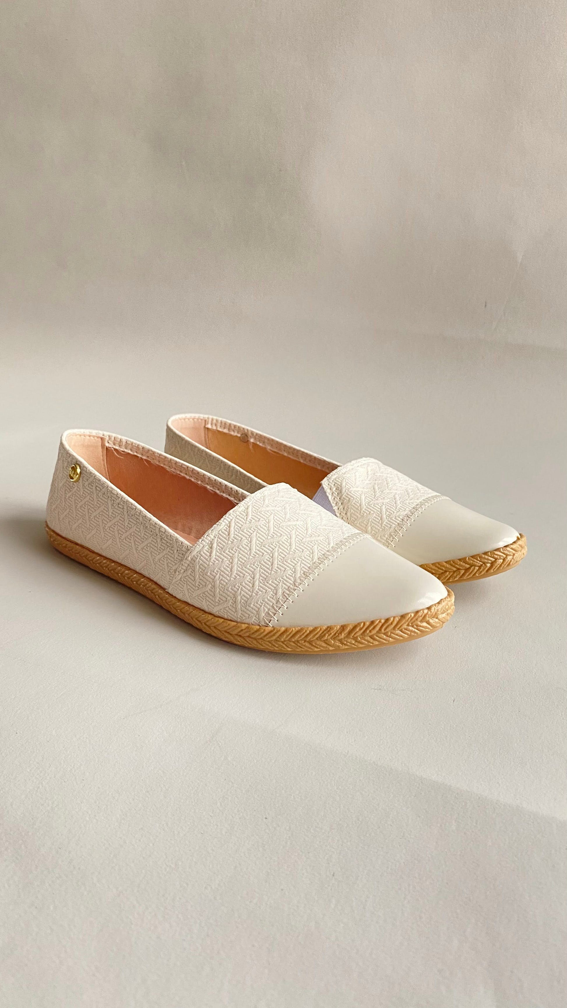Flats Sider Crema de Tela Moleca