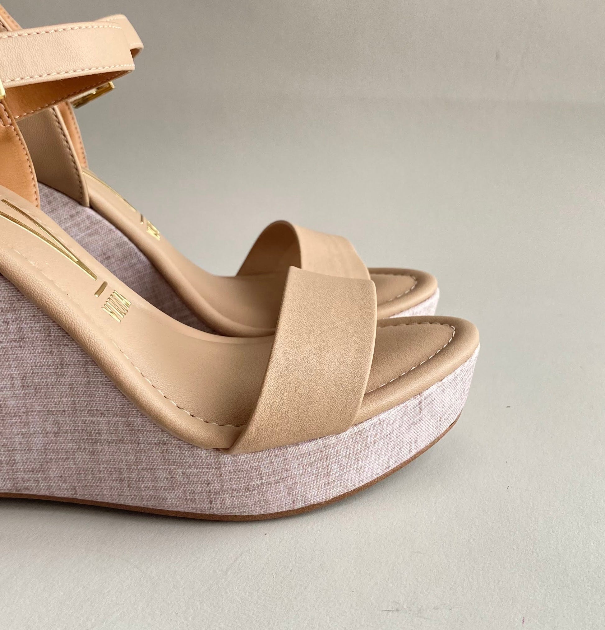 Sandalias de cuña Vizzano