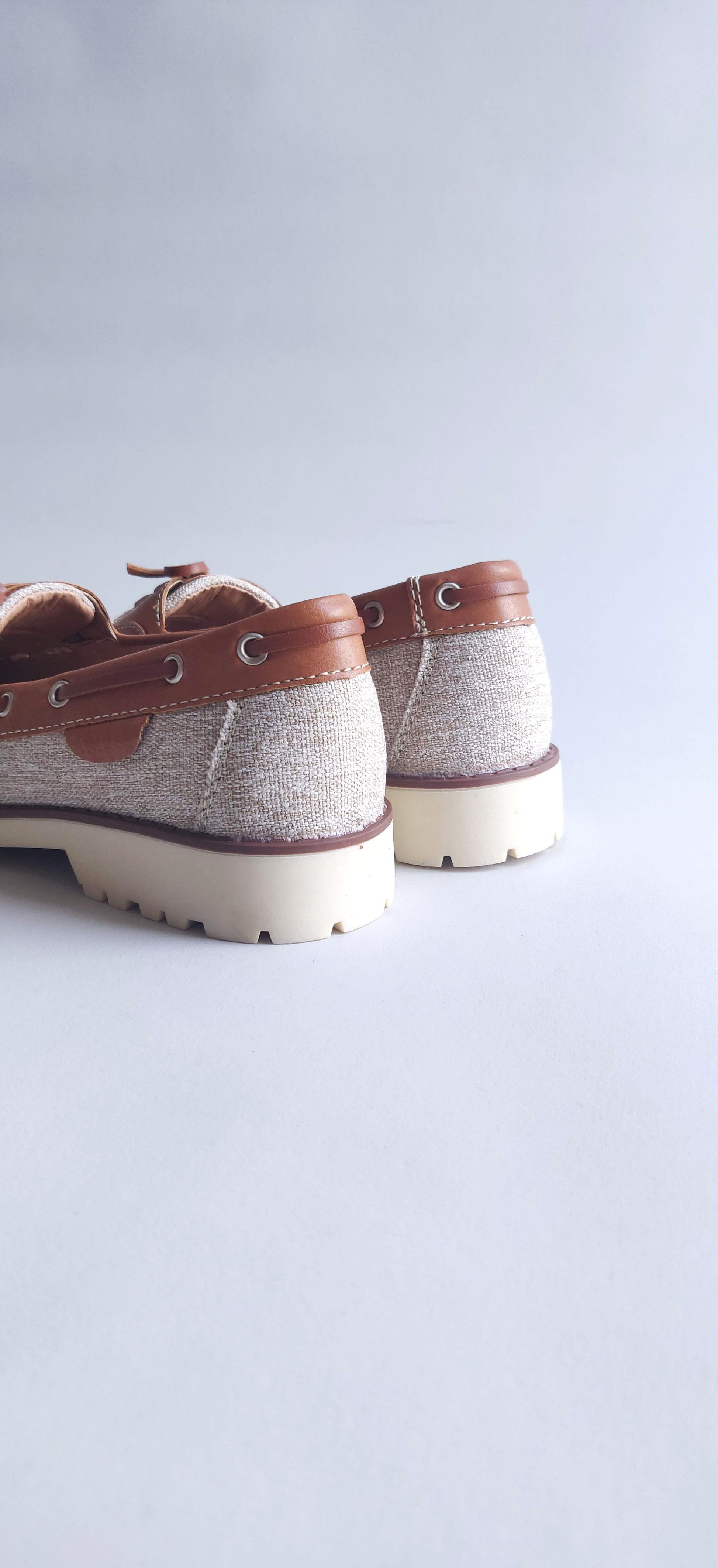 Topsider Beige/Camel Flats Mios