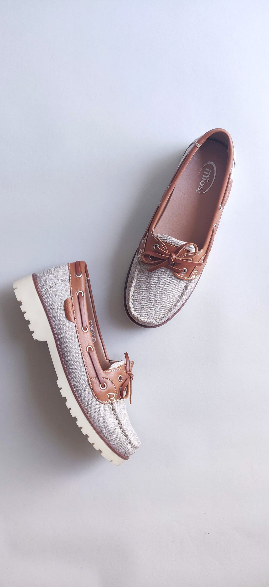 Topsider Beige/Camel Flats Mios
